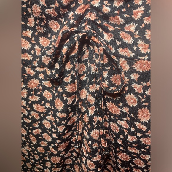 TopShop Knee-Length Pink and Black Floral Dress, Size 12. - Picture 3 of 5